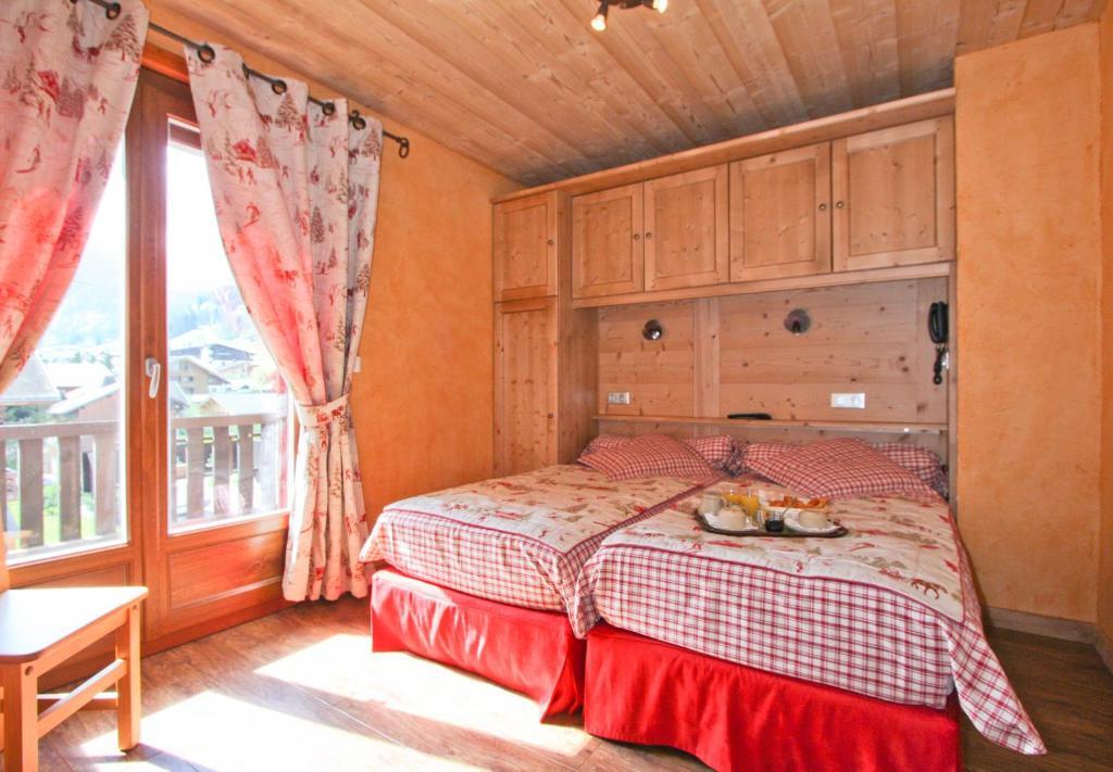 Alpen Roc Hotel Morzine Værelse billede
